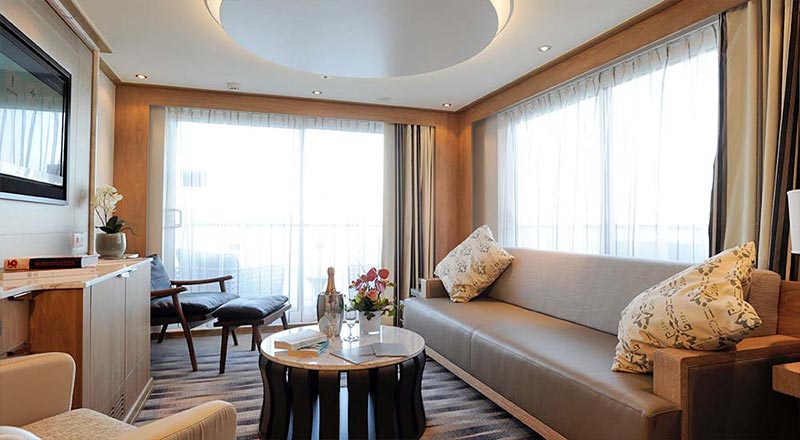Viking Longship Explorer Suite 2.jpg